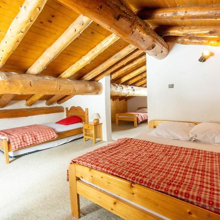 Chalet Les Moulins บอนเนวัล-ซัวร์-อาร์ค ภายนอก รูปภาพ