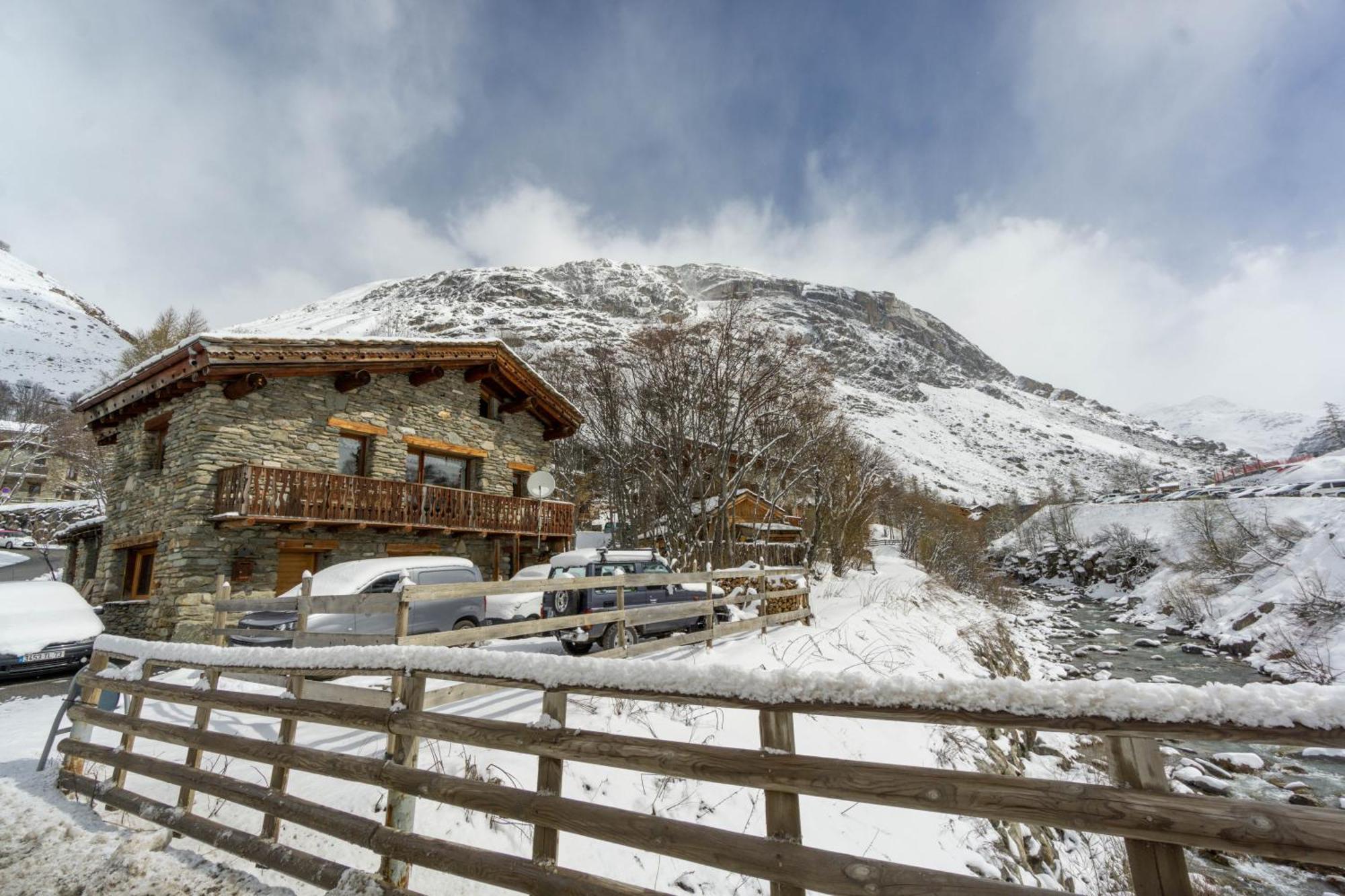Chalet Les Moulins บอนเนวัล-ซัวร์-อาร์ค ภายนอก รูปภาพ